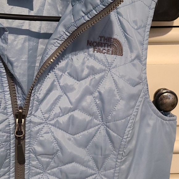 CLEARANCE /Make an offer! The North Face Vest Sz S - Picture 5 of 6